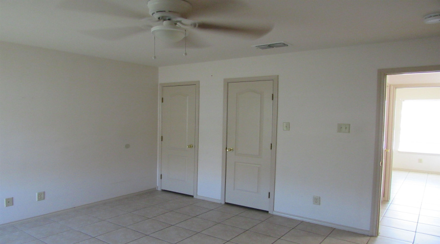 1720 Juarez Ave, Laredo, Texas 78040, 2 Bedrooms Bedrooms, 4 Rooms Rooms,1 BathroomBathrooms,Residential,For Rent,1720 Juarez Ave,20261516