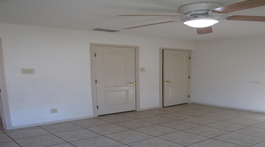 1720 Juarez Ave, Laredo, Texas 78040, 2 Bedrooms Bedrooms, 4 Rooms Rooms,1 BathroomBathrooms,Residential,For Rent,1720 Juarez Ave,20261516