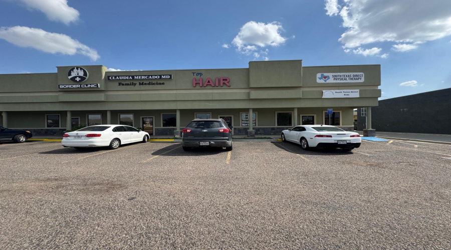 1405 Jacaman Rd, LAREDO, Texas 78041, 1 Room Rooms,1 BathroomBathrooms,Commercial retail/office,For Rent,1405 Jacaman Rd,20261518