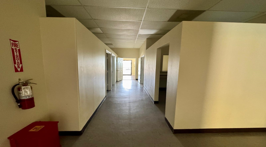 1405 Jacaman Rd, LAREDO, Texas 78041, 1 Room Rooms,1 BathroomBathrooms,Commercial retail/office,For Rent,1405 Jacaman Rd,20261518