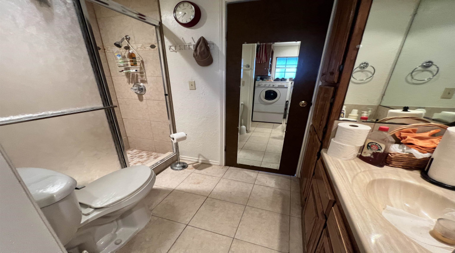 19 Hatfield Ln., Zapata, Texas 78076, 3 Bedrooms Bedrooms, 6 Rooms Rooms,3 BathroomsBathrooms,Residential,For Sale,19 Hatfield Ln.,20254343