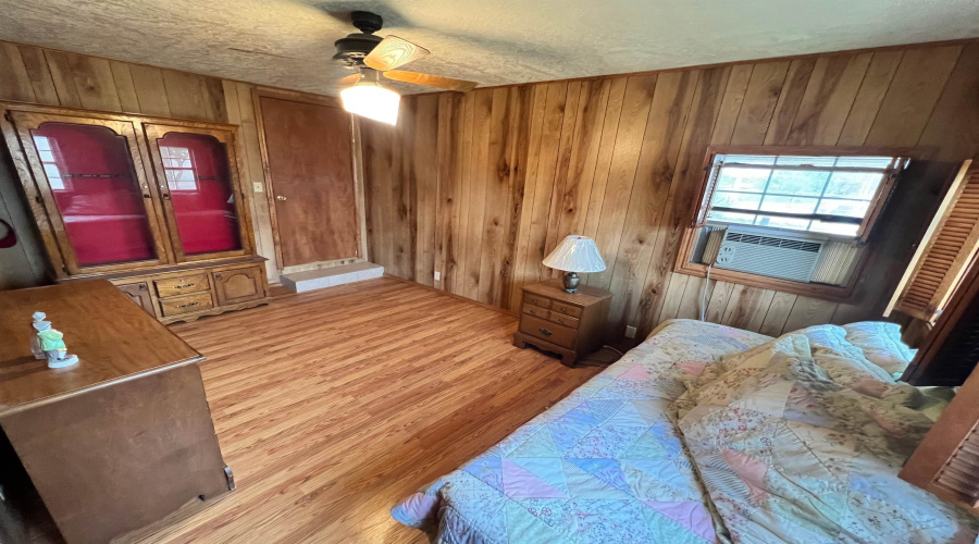 19 Hatfield Ln., Zapata, Texas 78076, 3 Bedrooms Bedrooms, 6 Rooms Rooms,3 BathroomsBathrooms,Residential,For Sale,19 Hatfield Ln.,20254343