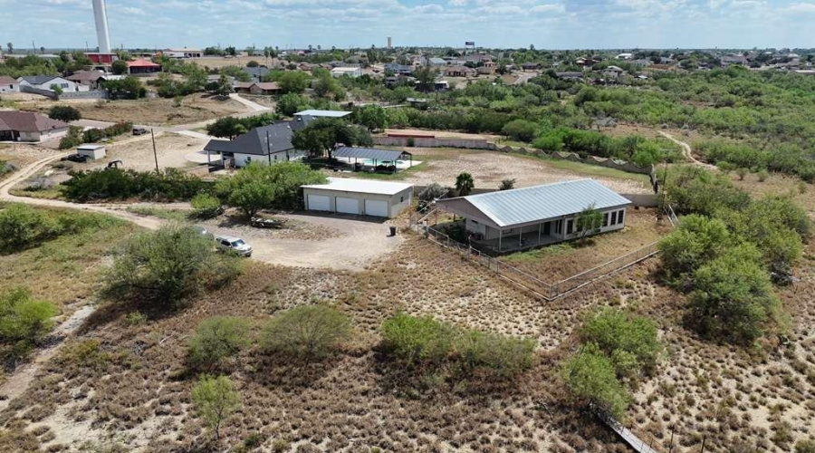 19 Hatfield Ln., Zapata, Texas 78076, 3 Bedrooms Bedrooms, 6 Rooms Rooms,3 BathroomsBathrooms,Residential,For Sale,19 Hatfield Ln.,20254343