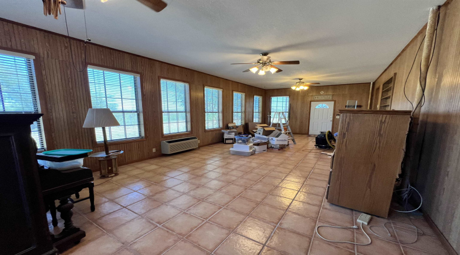 19 Hatfield Ln., Zapata, Texas 78076, 3 Bedrooms Bedrooms, 6 Rooms Rooms,3 BathroomsBathrooms,Residential,For Sale,19 Hatfield Ln.,20254343