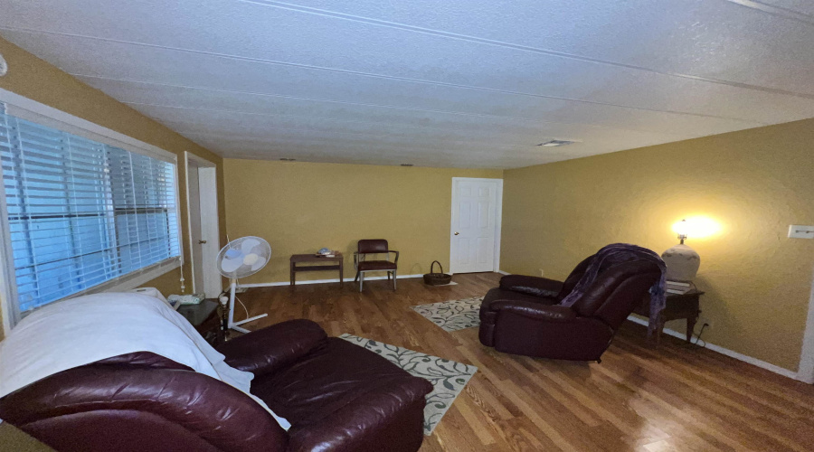 19 Hatfield Ln., Zapata, Texas 78076, 3 Bedrooms Bedrooms, 6 Rooms Rooms,3 BathroomsBathrooms,Residential,For Sale,19 Hatfield Ln.,20254343