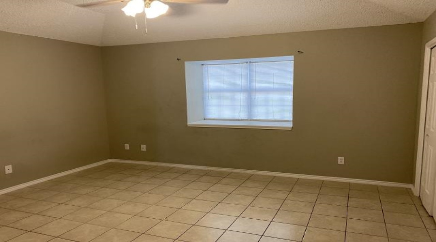 8911 McPherson Rd, Laredo, Texas 78045, 2 Bedrooms Bedrooms, 5 Rooms Rooms,2 BathroomsBathrooms,Residential,For Rent,8911 McPherson Rd,20261519