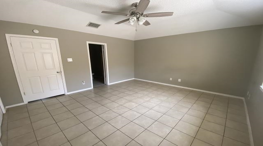 8911 McPherson Rd, Laredo, Texas 78045, 2 Bedrooms Bedrooms, 5 Rooms Rooms,2 BathroomsBathrooms,Residential,For Rent,8911 McPherson Rd,20261519