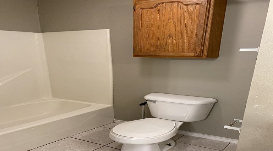 8911 McPherson Rd, Laredo, Texas 78045, 2 Bedrooms Bedrooms, 5 Rooms Rooms,2 BathroomsBathrooms,Residential,For Rent,8911 McPherson Rd,20261519