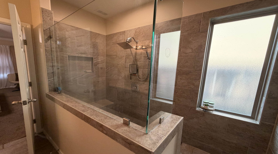 8711 Owlcreek Pass Ct, Laredo, Texas 78045, 4 Bedrooms Bedrooms, 7 Rooms Rooms,3 BathroomsBathrooms,Residential,For Sale,8711 Owlcreek Pass Ct,20261520