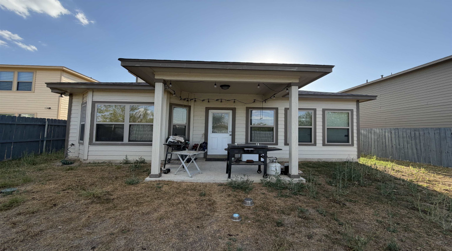 8711 Owlcreek Pass Ct, Laredo, Texas 78045, 4 Bedrooms Bedrooms, 7 Rooms Rooms,3 BathroomsBathrooms,Residential,For Sale,8711 Owlcreek Pass Ct,20261520