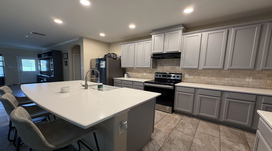 8711 Owlcreek Pass Ct, Laredo, Texas 78045, 4 Bedrooms Bedrooms, 7 Rooms Rooms,3 BathroomsBathrooms,Residential,For Sale,8711 Owlcreek Pass Ct,20261520