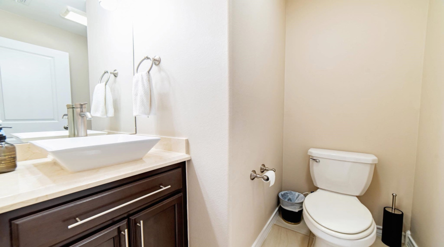 6010 Maryam Dr., Laredo, Texas 78041, 4 Bedrooms Bedrooms, 6 Rooms Rooms,2 BathroomsBathrooms,Residential,For Sale,6010 Maryam Dr.,20261521