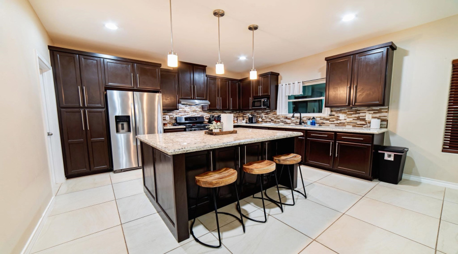 6010 Maryam Dr., Laredo, Texas 78041, 4 Bedrooms Bedrooms, 6 Rooms Rooms,2 BathroomsBathrooms,Residential,For Sale,6010 Maryam Dr.,20261521