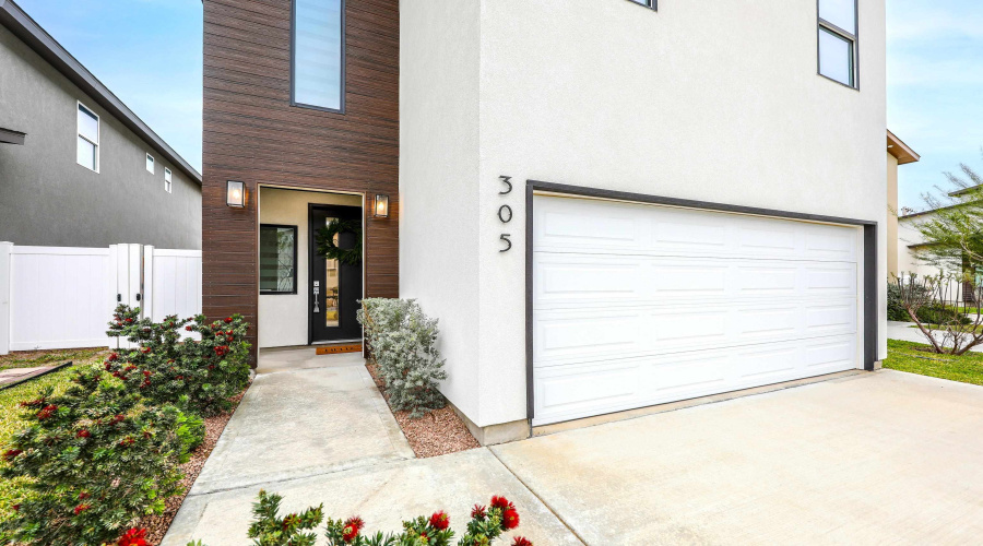 305 Deer Path Loop, LAREDO, Texas 78045, 3 Bedrooms Bedrooms, 7 Rooms Rooms,2 BathroomsBathrooms,Residential,For Rent,305 Deer Path Loop,20261524