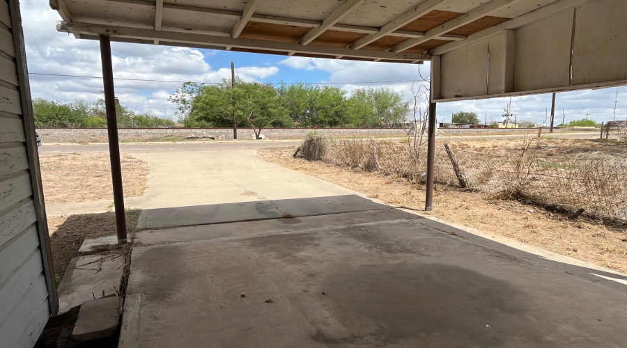 303 E Texas St., Hebbronville, Texas 78361, 3 Bedrooms Bedrooms, 6 Rooms Rooms,2 BathroomsBathrooms,Residential,For Sale,303 E Texas St.,20261525