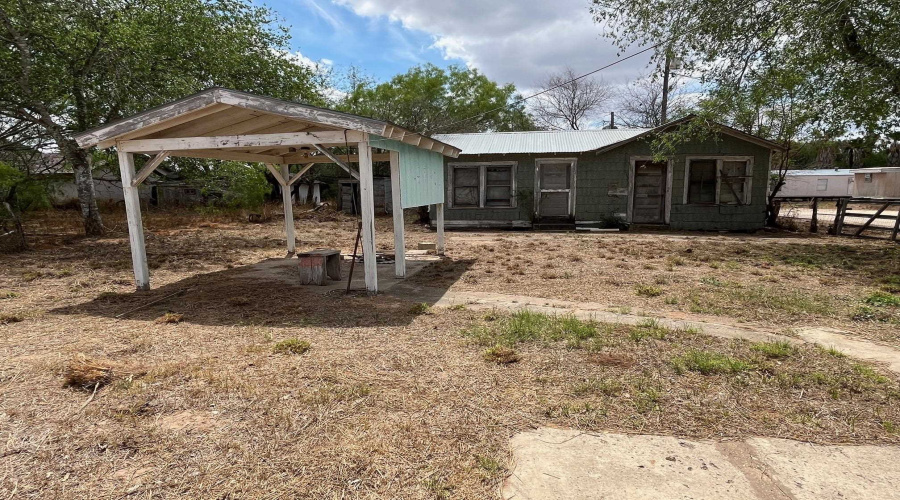 303 E Texas St., Hebbronville, Texas 78361, 3 Bedrooms Bedrooms, 6 Rooms Rooms,2 BathroomsBathrooms,Residential,For Sale,303 E Texas St.,20261525