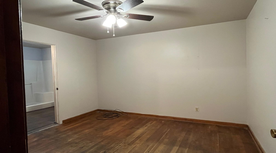 303 E Texas St., Hebbronville, Texas 78361, 3 Bedrooms Bedrooms, 6 Rooms Rooms,2 BathroomsBathrooms,Residential,For Sale,303 E Texas St.,20261525