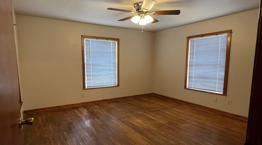 303 E Texas St., Hebbronville, Texas 78361, 3 Bedrooms Bedrooms, 6 Rooms Rooms,2 BathroomsBathrooms,Residential,For Sale,303 E Texas St.,20261525
