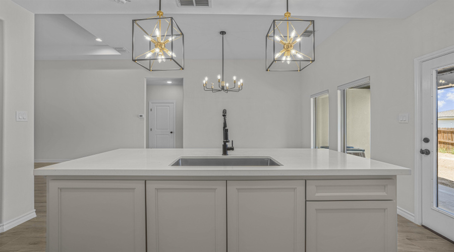 1413 Los Estribos Dr., laredo, Texas 78046, 3 Bedrooms Bedrooms, 6 Rooms Rooms,2 BathroomsBathrooms,Residential,For Sale,1413 Los Estribos Dr.,20261526