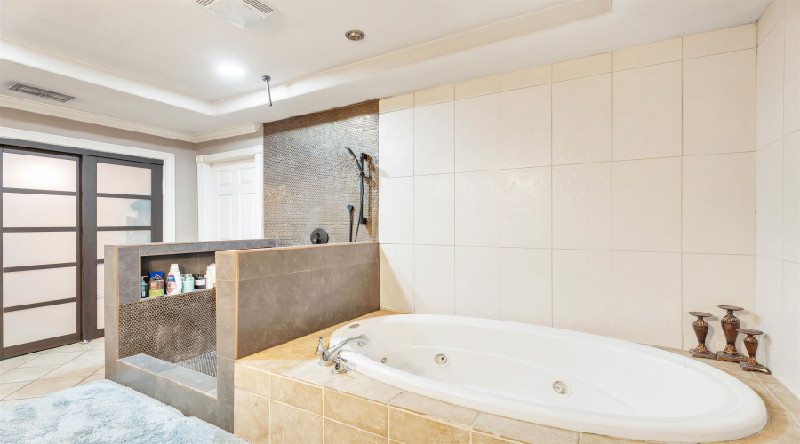 4101 Toluca St, Laredo, Texas 78046, 4 Bedrooms Bedrooms, 10 Rooms Rooms,4 BathroomsBathrooms,Residential,For Sale,4101 Toluca St,20261528