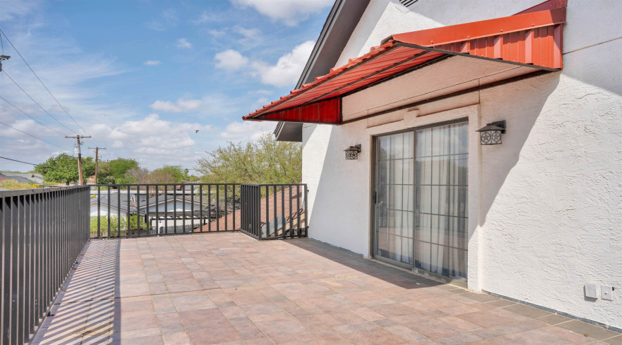 4101 Toluca St, Laredo, Texas 78046, 4 Bedrooms Bedrooms, 10 Rooms Rooms,4 BathroomsBathrooms,Residential,For Sale,4101 Toluca St,20261528