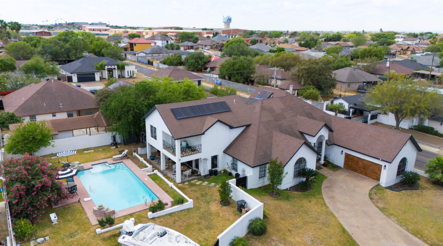 4101 Toluca St, Laredo, Texas 78046, 4 Bedrooms Bedrooms, 10 Rooms Rooms,4 BathroomsBathrooms,Residential,For Sale,4101 Toluca St,20261528