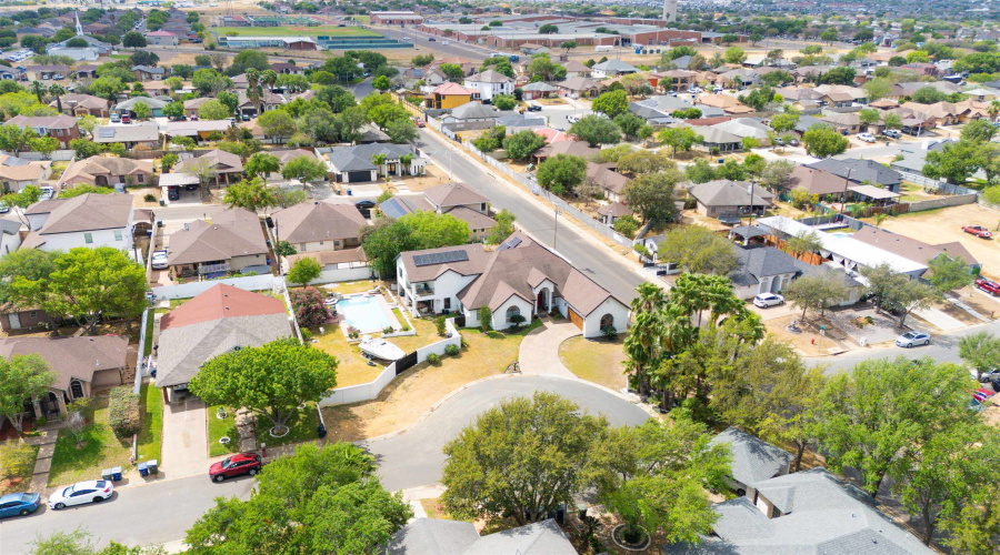 4101 Toluca St, Laredo, Texas 78046, 4 Bedrooms Bedrooms, 10 Rooms Rooms,4 BathroomsBathrooms,Residential,For Sale,4101 Toluca St,20261528