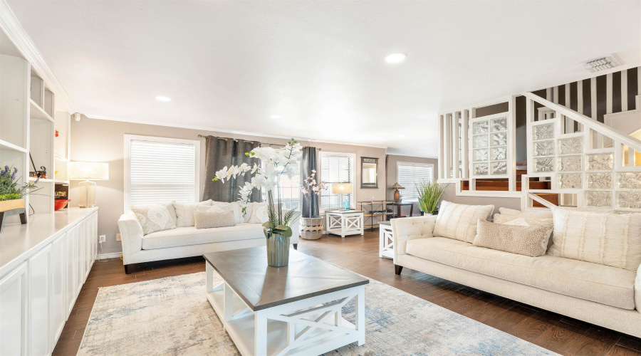 4101 Toluca St, Laredo, Texas 78046, 4 Bedrooms Bedrooms, 10 Rooms Rooms,4 BathroomsBathrooms,Residential,For Sale,4101 Toluca St,20261528