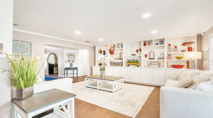 4101 Toluca St, Laredo, Texas 78046, 4 Bedrooms Bedrooms, 10 Rooms Rooms,4 BathroomsBathrooms,Residential,For Sale,4101 Toluca St,20261528