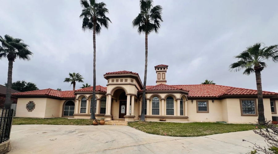 8912 Siller Lp, LAREDO, Texas 78045, 5 Bedrooms Bedrooms, 8 Rooms Rooms,3 BathroomsBathrooms,Residential,For Sale,8912 Siller Lp,20261530