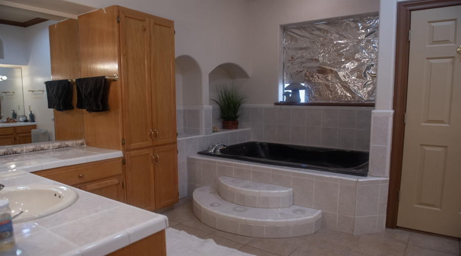 8912 Siller Lp, LAREDO, Texas 78045, 5 Bedrooms Bedrooms, 8 Rooms Rooms,3 BathroomsBathrooms,Residential,For Sale,8912 Siller Lp,20261530