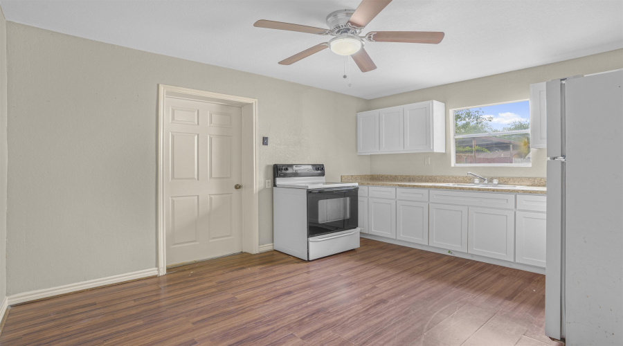 2103 Bismark St, Laredo, Texas 78043, ,Multi-family,For Sale,2103 Bismark St,20255192