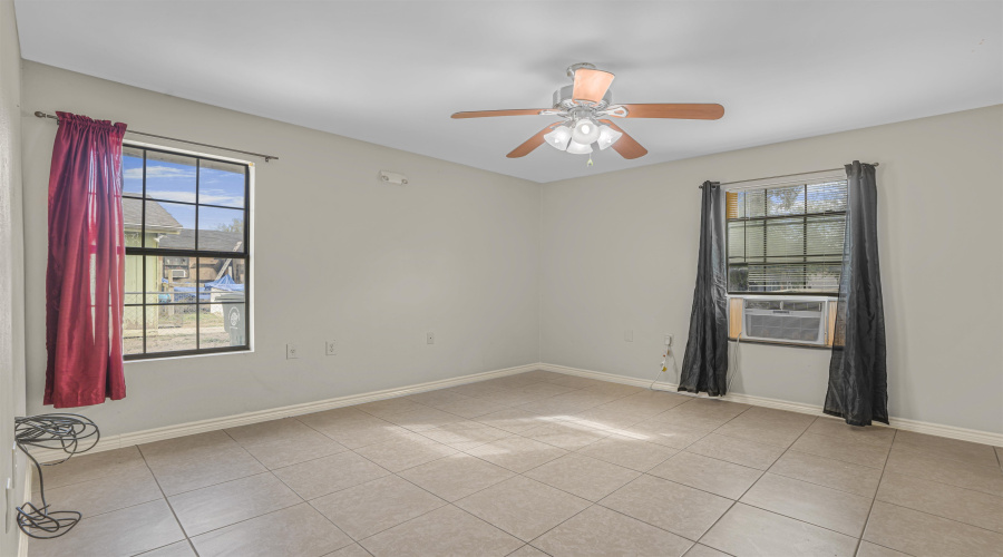 2103 Bismark St, Laredo, Texas 78043, ,Multi-family,For Sale,2103 Bismark St,20255192