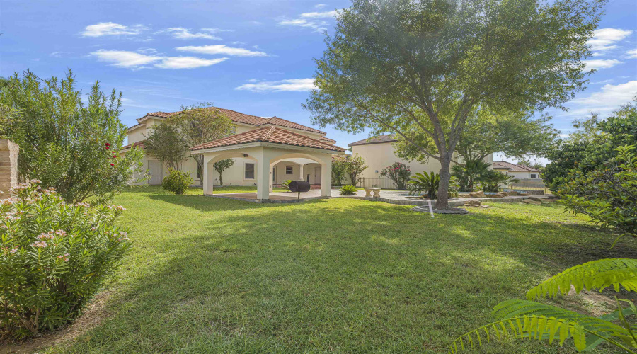 202 Lake Powell Dr, Laredo, Texas 78041, 4 Bedrooms Bedrooms, 7 Rooms Rooms,3 BathroomsBathrooms,Residential,For Sale,202 Lake Powell Dr,20254043