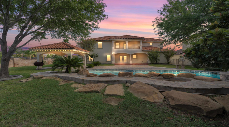 202 Lake Powell Dr, Laredo, Texas 78041, 4 Bedrooms Bedrooms, 7 Rooms Rooms,3 BathroomsBathrooms,Residential,For Sale,202 Lake Powell Dr,20254043