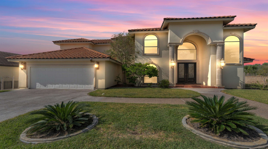 202 Lake Powell Dr, Laredo, Texas 78041, 4 Bedrooms Bedrooms, 7 Rooms Rooms,3 BathroomsBathrooms,Residential,For Sale,202 Lake Powell Dr,20254043