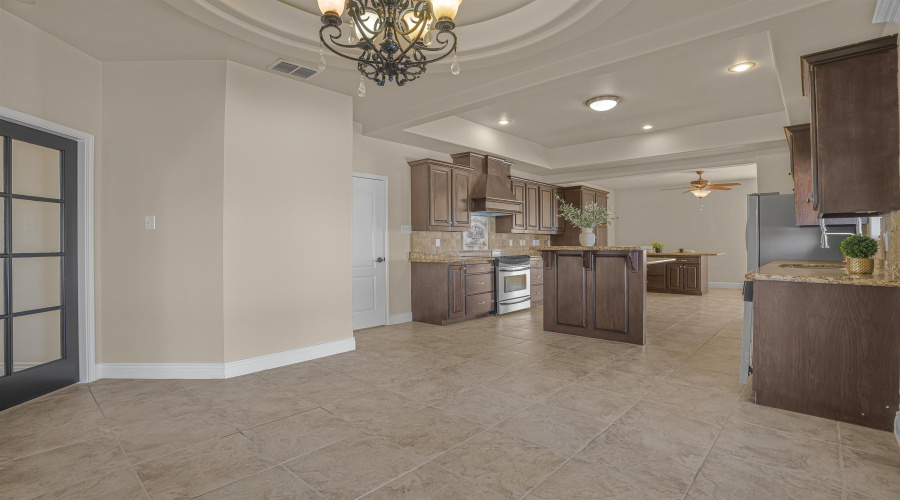 202 Lake Powell Dr, Laredo, Texas 78041, 4 Bedrooms Bedrooms, 7 Rooms Rooms,3 BathroomsBathrooms,Residential,For Sale,202 Lake Powell Dr,20254043