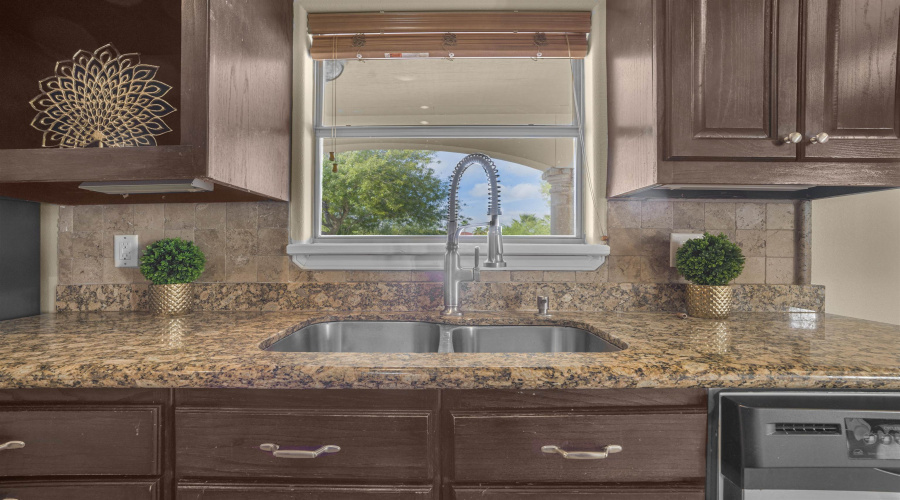 202 Lake Powell Dr, Laredo, Texas 78041, 4 Bedrooms Bedrooms, 7 Rooms Rooms,3 BathroomsBathrooms,Residential,For Sale,202 Lake Powell Dr,20254043