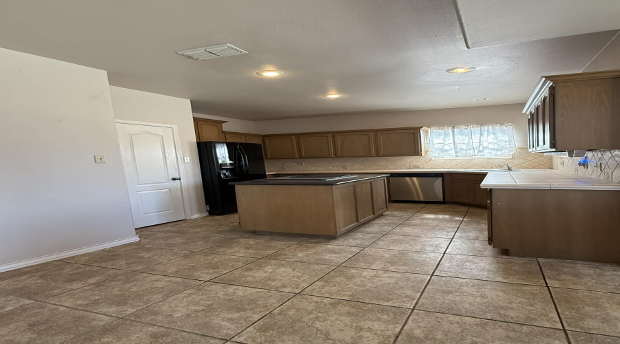 315 Baffin Bay Dr, Laredo, Texas 78041, 4 Bedrooms Bedrooms, 11 Rooms Rooms,2 BathroomsBathrooms,Residential,For Sale,315 Baffin Bay Dr,20260851