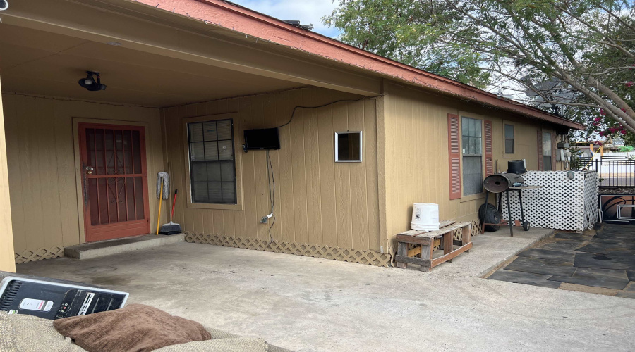 519 Laredo St, Laredo, Texas 78040-2552, ,Multi-family,For Sale,519 Laredo St,20261539