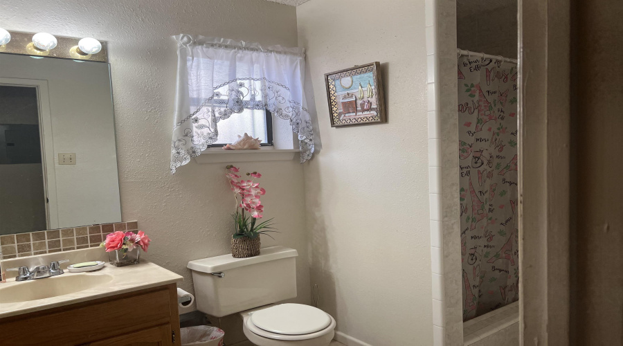 519 Laredo St, Laredo, Texas 78040-2552, ,Multi-family,For Sale,519 Laredo St,20261539