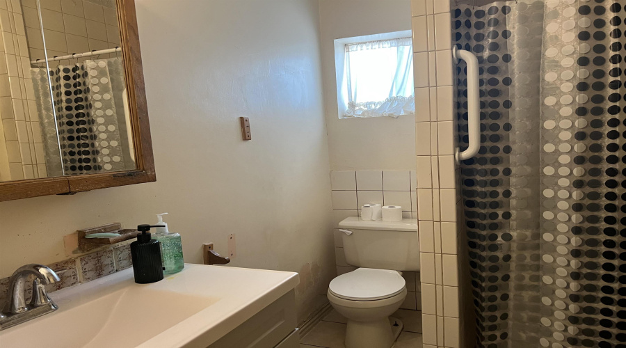 519 Laredo St, Laredo, Texas 78040-2552, ,Multi-family,For Sale,519 Laredo St,20261539