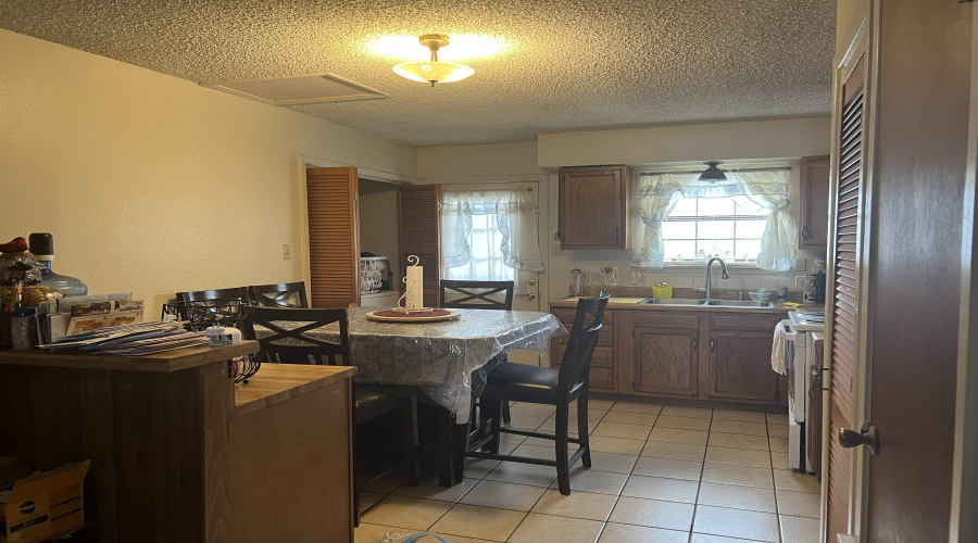 519 Laredo St, Laredo, Texas 78040-2552, ,Multi-family,For Sale,519 Laredo St,20261539
