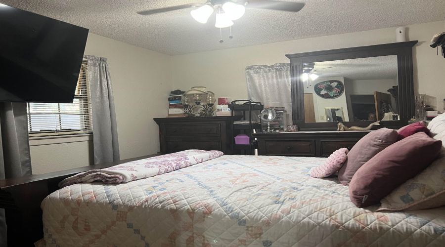 519 Laredo St, Laredo, Texas 78040-2552, ,Multi-family,For Sale,519 Laredo St,20261539