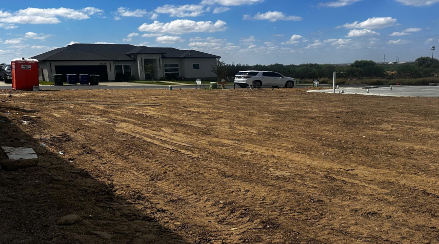 3804 Yoyis St., Laredo, Texas 78046, 4 Bedrooms Bedrooms, 5 Rooms Rooms,2 BathroomsBathrooms,Residential,For Sale,3804 Yoyis St.,20261532