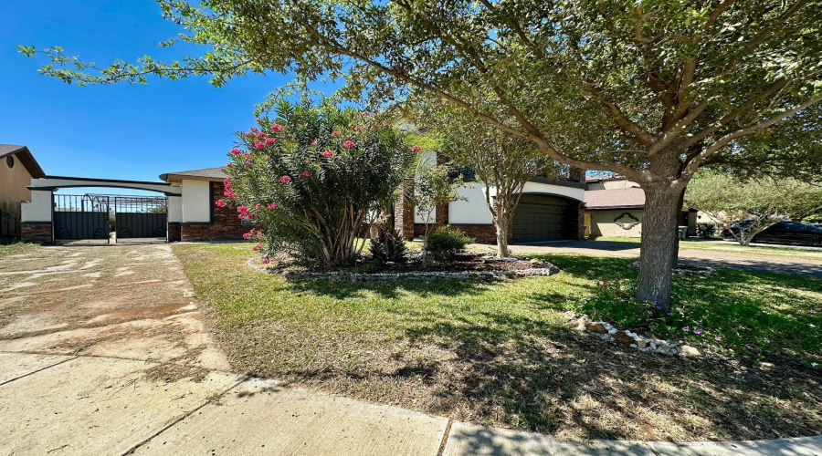 617 Cowbird Cove Ct, LAREDO, Texas 78046, 5 Bedrooms Bedrooms, 9 Rooms Rooms,4 BathroomsBathrooms,Residential,For Rent,617 Cowbird Cove Ct,20261535