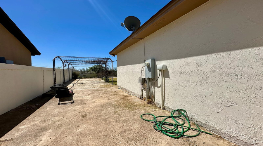 617 Cowbird Cove Ct, LAREDO, Texas 78046, 5 Bedrooms Bedrooms, 9 Rooms Rooms,4 BathroomsBathrooms,Residential,For Rent,617 Cowbird Cove Ct,20261535