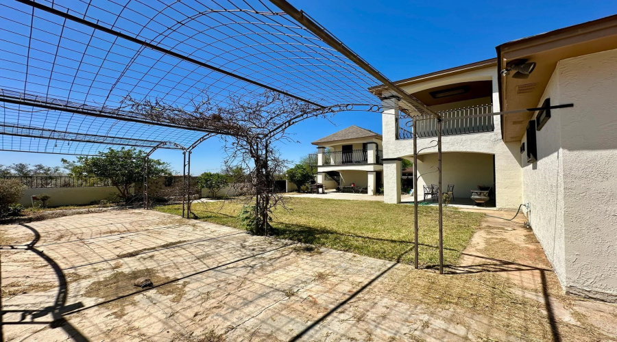 617 Cowbird Cove Ct, LAREDO, Texas 78046, 5 Bedrooms Bedrooms, 9 Rooms Rooms,4 BathroomsBathrooms,Residential,For Rent,617 Cowbird Cove Ct,20261535