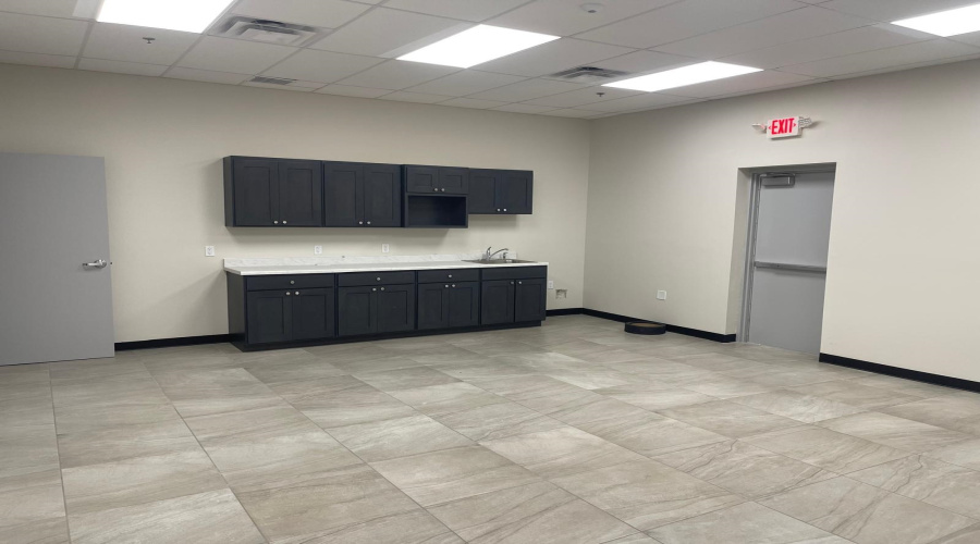 108 Ross Khaledi Rd., Laredo, Texas 78045-2514, 1 Bedroom Bedrooms, 51 Rooms Rooms,4 BathroomsBathrooms,Commercial/industrial,For Rent,108 Ross Khaledi Rd.,20252877