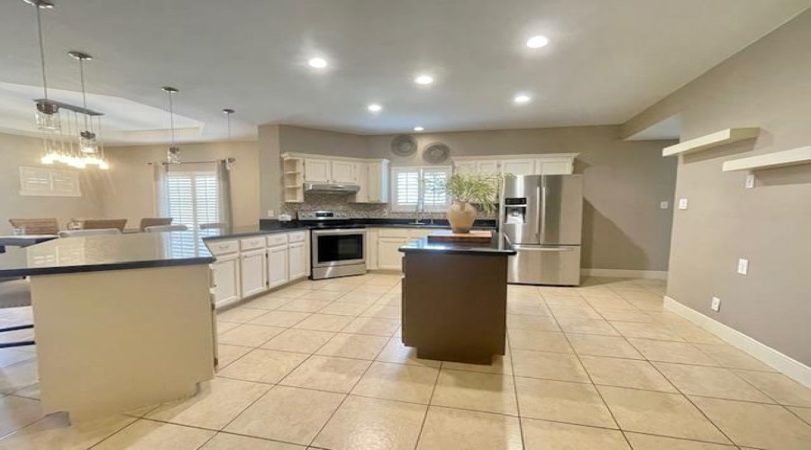 601 Marsh Ln, LAREDO, Texas 78045, 3 Bedrooms Bedrooms, 7 Rooms Rooms,4 BathroomsBathrooms,Residential,For Sale,601 Marsh Ln,20261544